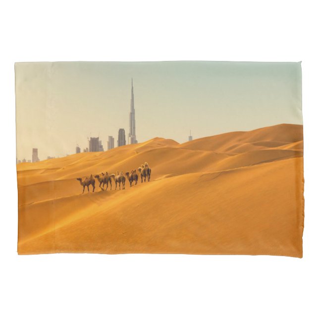 Funda De Cojín Desiertos | Vista aérea de Dubai con camellos (Anverso)