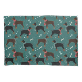 Funda De Cojín Dobermanes rojos y negros en el patrón invernal de