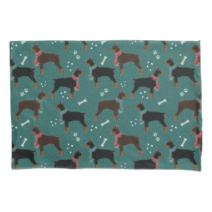 Funda De Cojín Dobermanes rojos y negros en el patrón invernal de