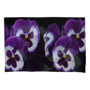Funda De Cojín El trío de las flores moradas de pansy blanco: la