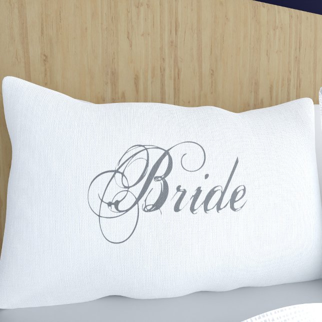 Funda De Cojín Elegante guión Romántico Boda Blanco Novia (An elegant font that says Bride on this pillow case. You can easily change it to your name)