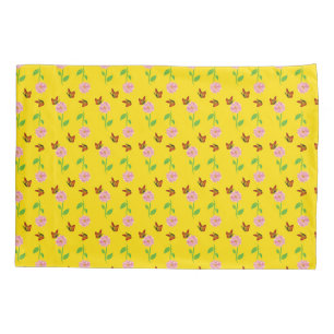 Funda De Cojín flores con mariposas sobre un fondo amarillo