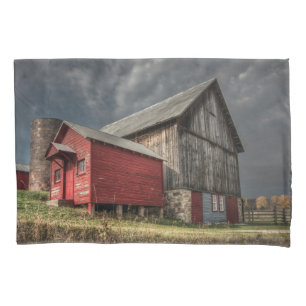 Funda De Cojín Granjas Granero de madera roja en Michigan