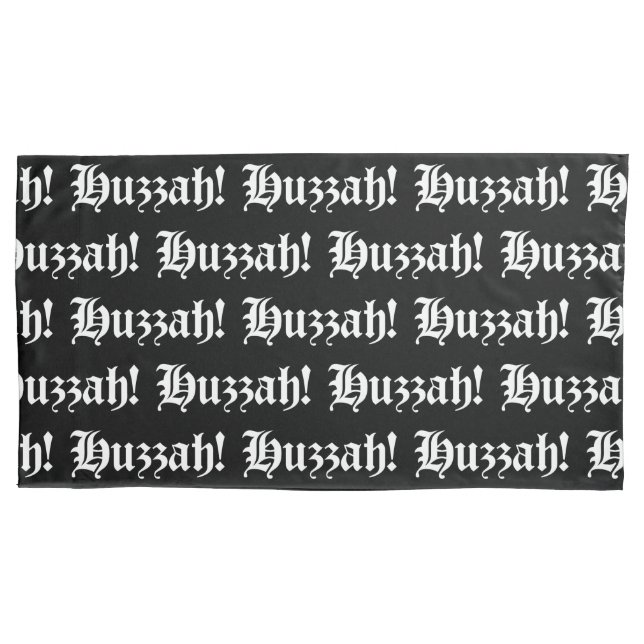 Funda De Cojín ¡Huzzah! {Tipografía medieval} (Anverso-izquierdo)