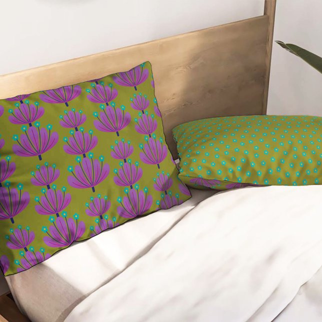 Funda De Cojín Modern Floral Pattern in Olive Green and Purple (Subido por el creador)