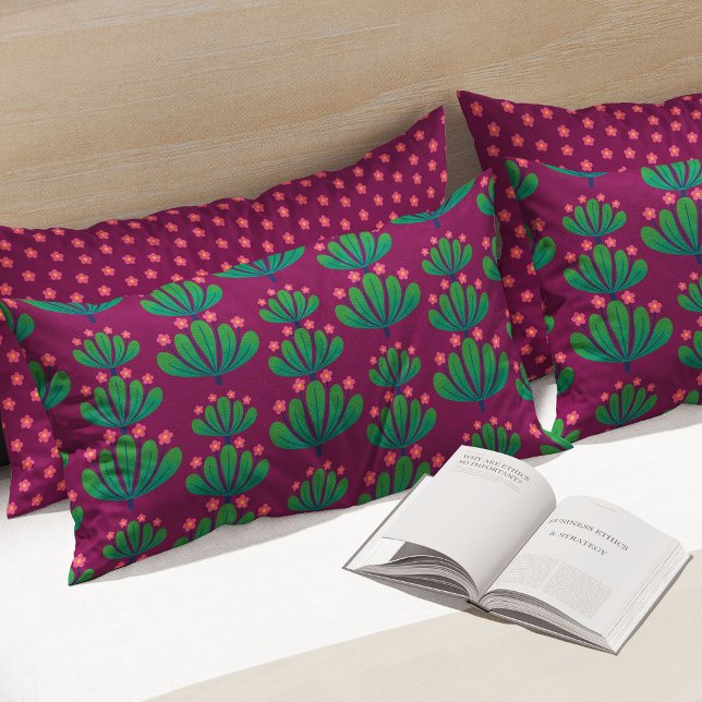 Funda De Cojín Modern Floral Pattern in Pansy Purple and Green (Subido por el creador)