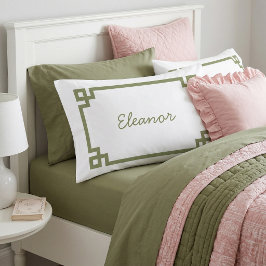 Funda De Cojín Monograma estándar de clave griega verde oliva