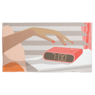 Funda De Cojín Mujeres presionando con la mano el botón de snooze