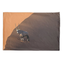 Funda De Cojín Oryx al borde, Namibia
