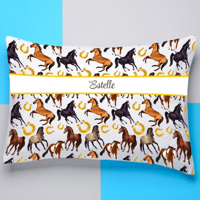 Funda De Cojín Patrón de caballos y zapatos de caballo personaliz (Horse themed room decor personalized name horses collage pillow case horse lovers gifts)