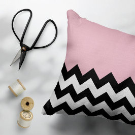 Funda De Cojín Patrón de zigzag negro y blanco, chevron, rosa
