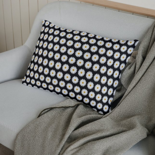 Funda De Cojín Patrón floral de margarita blanca sobre negro (In Situ)