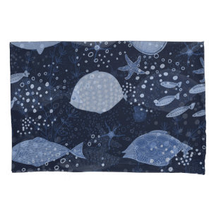 Funda De Cojín Peces dormidos monocromos, patrón oscuro.