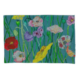 Funda De Cojín Poppies salvajes sobre un fondo verde suave