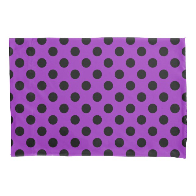 Funda De Cojín Pos de polka negro sobre morado (Anverso)