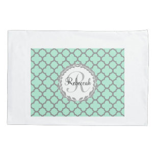 Funda De Cojín Quatrefoil gris verde de la Casa Monogramada Laure