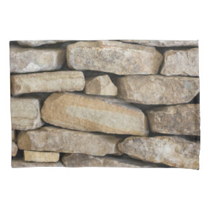 Funda De Cojín Rocas apiladas en un muro de piedra
