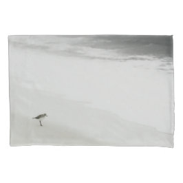 Funda De Cojín Sandpiper costero en la playa