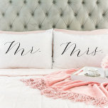 Funda De Cojín Sr. y Sra. Elegant Romantic Script<br><div class="desc">¡Las almohadas de guion son un lindo complemento de tu ropa de cama!</div>