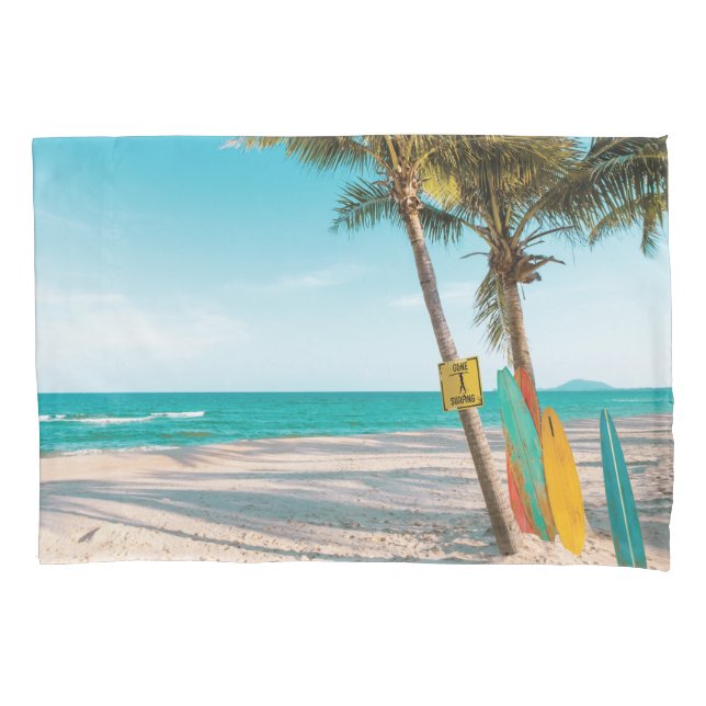Funda De Cojín Surf board en la playa tirando almohada (Anverso)