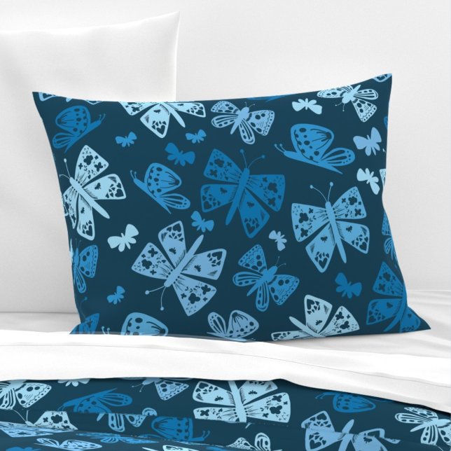 Funda De Cojín Whimsical Blue Butterfly (Whimsical Blue Butterfly Pillow Case)