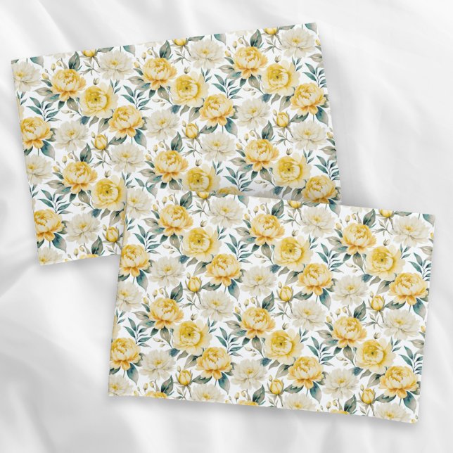 Funda De Cojín Yellow Floral Country Garden Elegant Botanical (Pretty floral pillowcases with pattern of yellow and white peony and chrysanthemum flowers)