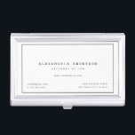 Funda de tarjetas profesionales de abogado blanco<br><div class="desc">Este sencillo y minimalista funda de tarjetas de visita muestra su nombre y su título en negro con un fino borde negro sobre fondo blanco. Personalízalo para tus necesidades. Perfecto para ejecutivos, contadores, abogados, inmobiliarios, analistas financieros, consultores, diseñadores gráficos, escritores, diseñadores de interiores y cualquier profesional de negocios. Puedes encontrar...</div>