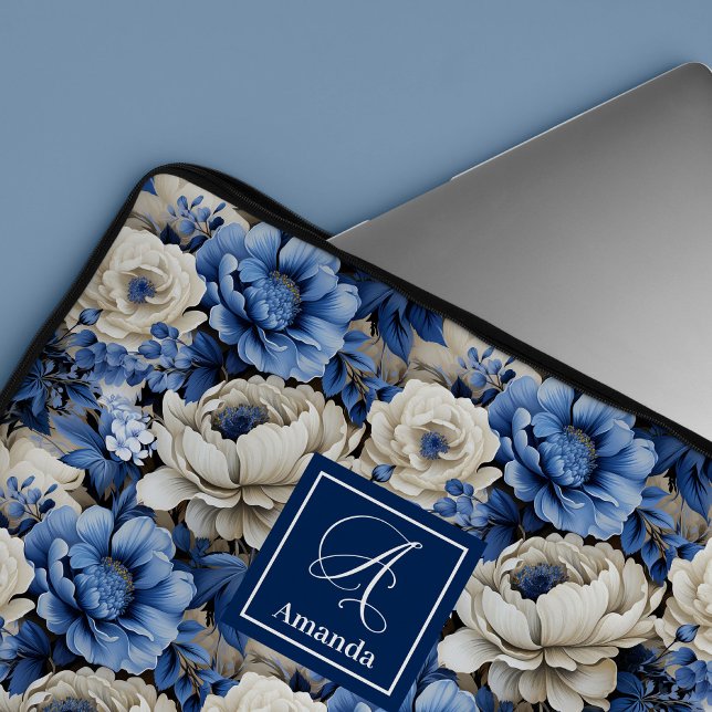 Funda elegante para portátil con flores de marfil  (Luxury Blue and Ivory Flowers Elegant Laptop Case)
