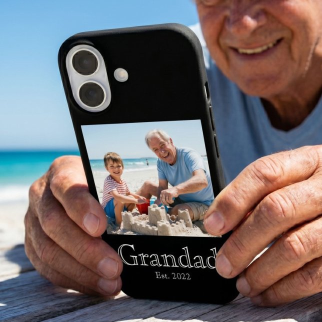 Funda iPhone 16 Abuelo Establecido Foto Blanco Texto Negrita Minim (Subido por el creador)