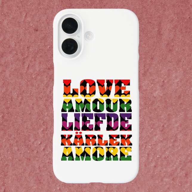 Funda iPhone 16 Amor en diferentes idiomas Arcoiris oscuro (A phone case that says love in different languages with rainbow hearts.)