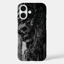 Funda iPhone 16 Amor Fati Stone Wings Skull