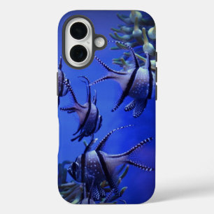 Funda iPhone 16 Angelfish negro y blanco en el Mar Azul profundo