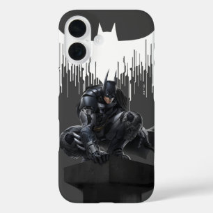 Funda iPhone 16 Batman encaramado en un pilar