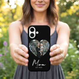 Funda iPhone 16 Black Mom Established Script Heart Photo