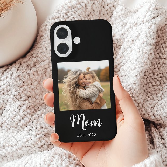 Funda iPhone 16 Black Mom Established Script Text and Photo (Mom established photo with elegant script - fully personalizable for a thoughtful gift 
)