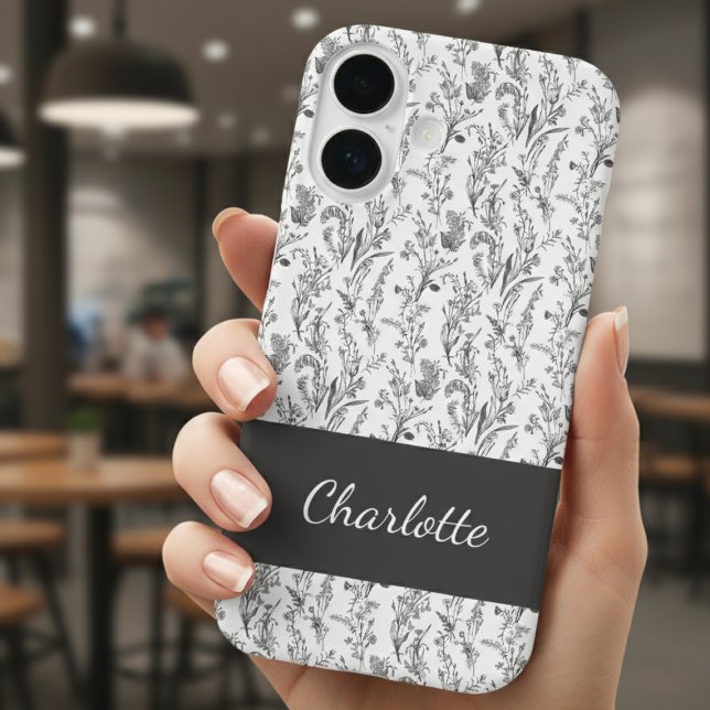 Funda iPhone 16 Black White Toile Floral Custom Name (black and white minimalist toile pattern iphone case with custom name for gift for her)