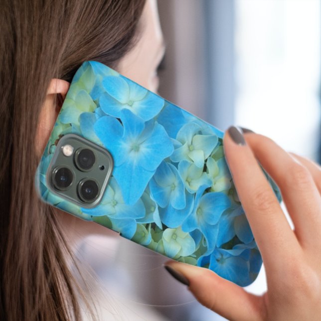 Funda iPhone 16 Blue French Hydrangea Floral (In Situ)