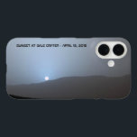 Funda iPhone 16 Blue Martian Sunset<br><div class="desc">Atardecer en Marte, fotografiado por el paso de curiosidad de la NASA. Sundown in Gale Crater el día 956, o sol (15 de abril de 2015), de la misión Curiosity. También aparece un texto de personalizable que dice "SUNSET AT GALE CRATER -15 DE ABRIL DE 2015". Cuando se tomó la...</div>