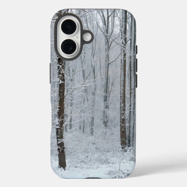 Funda iPhone 16 Bosque de árboles nevados (Reverso )