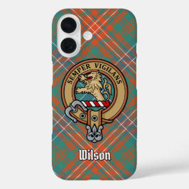 Funda iPhone 16 Clan Wilson Escudo sobre el antiguo Tartán