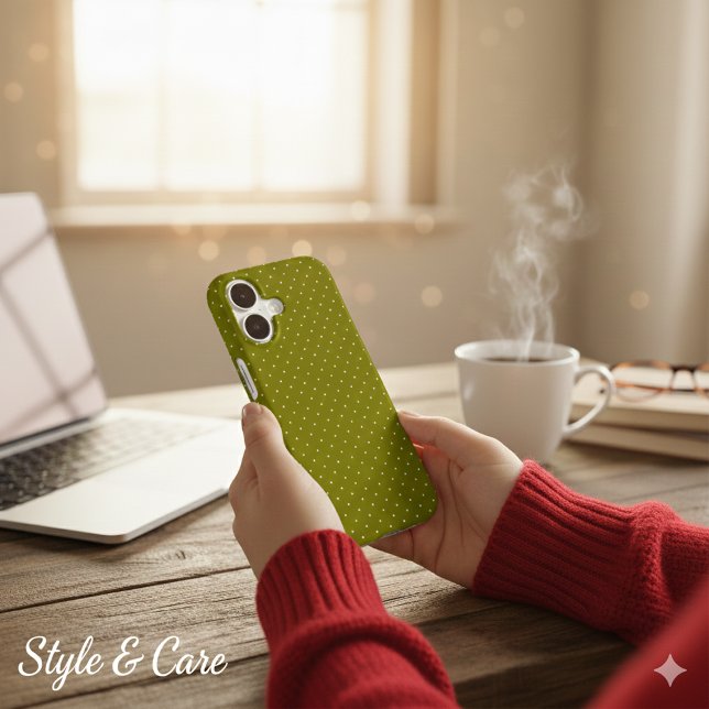 Funda iPhone 16 Clásico Protector de Oliva con Lunares Blancos (Classic White Polka Dot Olive Protective Case-Mate iPhone Case)