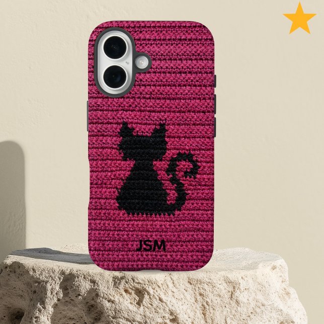 Funda iPhone 16 Cute Fuchsia Crochet Cat Custom Initial Monogram   (Subido por el creador)