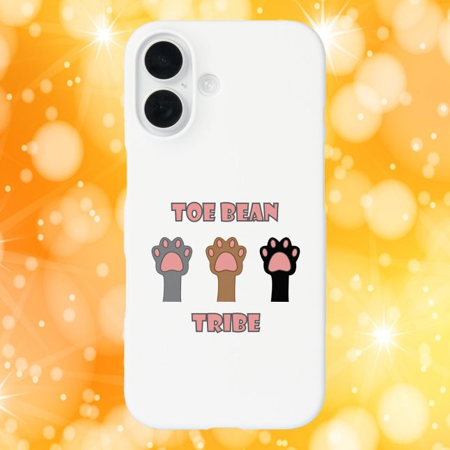 Funda iPhone 16 Cute Toe Bean Cat Paw Trio Design (A phone case with cute cat paws and the words Toe Bean Tribe.)