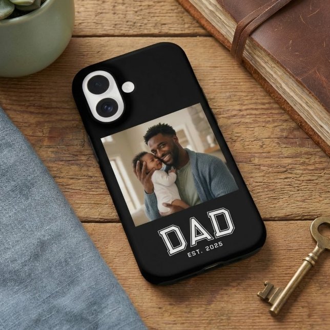 Funda iPhone 16 Dad Established Bold Black Photo (Subido por el creador)