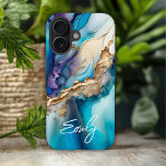 Funda iPhone 16 Elegante y moderno nombre personalizado de mármol<br><div class="desc">Modern Elegant Blue Gold Marble Personalized Name iPhone 16 Fundas presenta su nombre personalizado en una elegante tipografía de escritura caligráfica sobre un fondo moderno de mármol azul y oro. Un regalo perfecto para su cumpleaños, madre para el Día de la Madre, hermana o mujer para Navidades y vacaciones. Diseñado...</div>