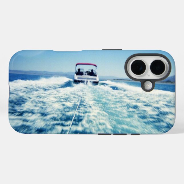 Funda iPhone 16 Esquí acuático detrás del paisaje del barco rápido (Reverso (Horizontal))
