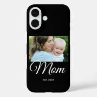 Foto en negro de guion establecido por mamá