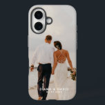 Funda iPhone 16 Foto Personalizado personalizada<br><div class="desc">Convierte tus recuerdos más felices en un estuche para iPhone personalizado. Un regalo de mantenimiento único que puedes agregar tu foto y nombre para hacerlo tuyo. Es un regalo impresionante para los recién casados.</div>