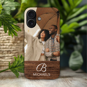 Funda iPhone 16 Fotografía Monograma Grano de Madera Falsa Nombre