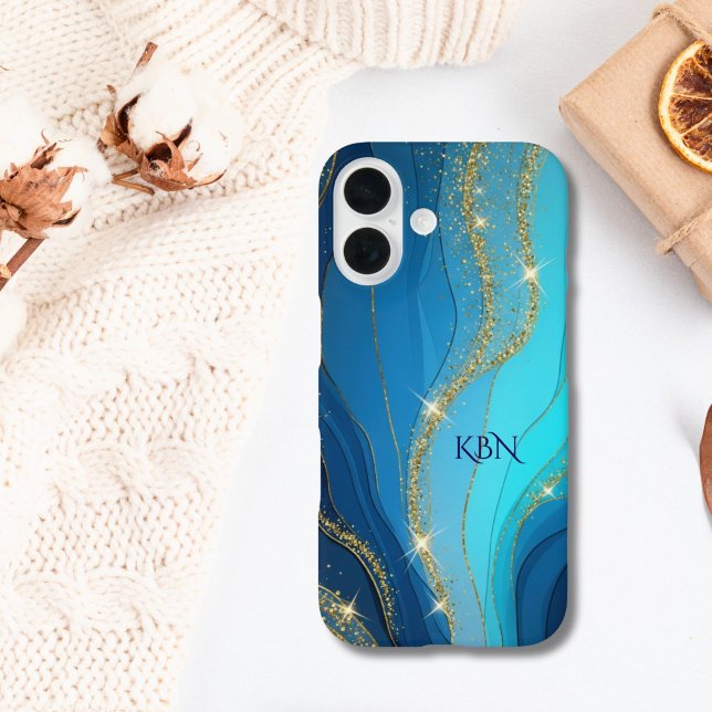 Funda iPhone 16 Iniciales de monograma azul dorado brillo (Blue Gold Glitter iPhone 16 15 14 13 12 11 case. Monogram it with her initials)
